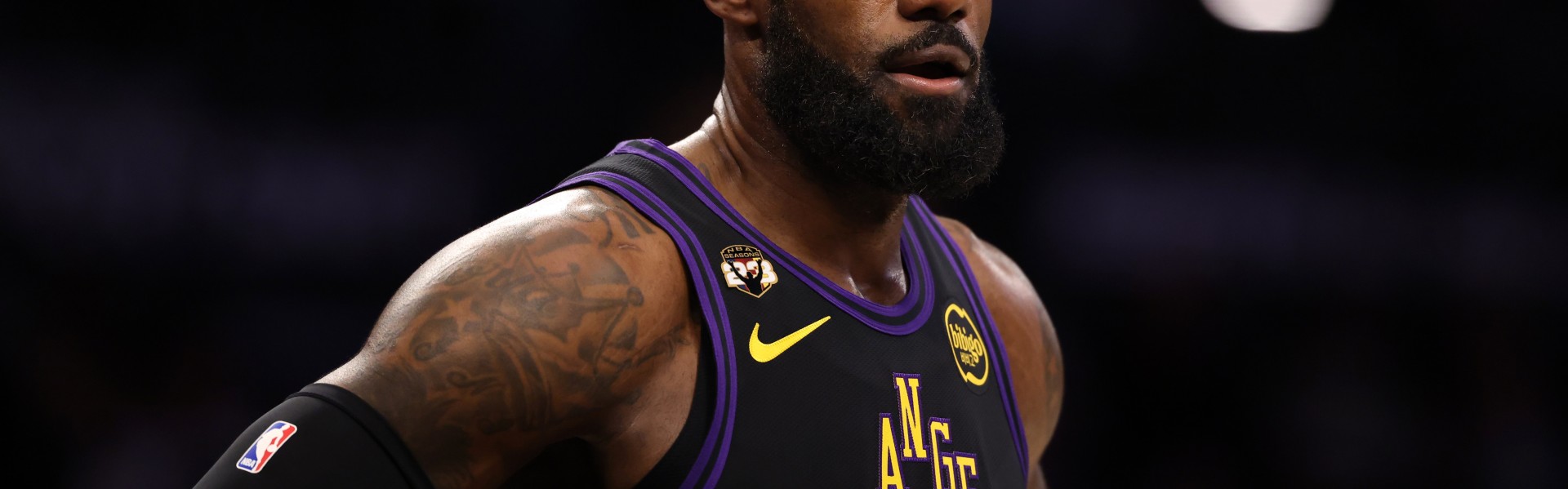 九游娱乐比分网-ESPN：珍妮24年夏天续约詹姆斯更多是出于无奈 无法承受舆论压力