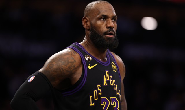 九游娱乐比分网-ESPN：珍妮24年夏天续约詹姆斯更多是出于无奈 无法承受舆论压力